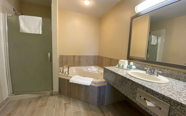 Best Western Strathmore Inn