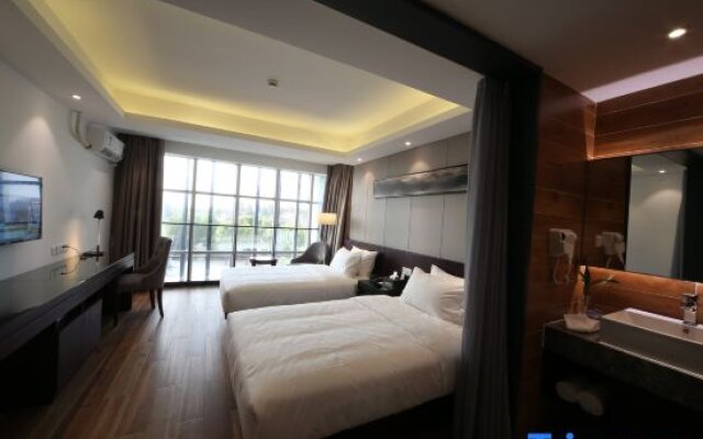 Baolong Homelike Hotel (Shanghai Yugang Wharf)