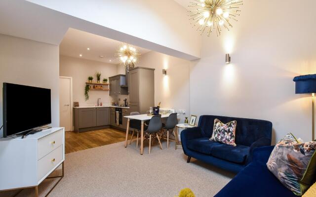 Saxon Rose Apartment