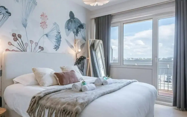 Bright Seaview Apartment in Oostende