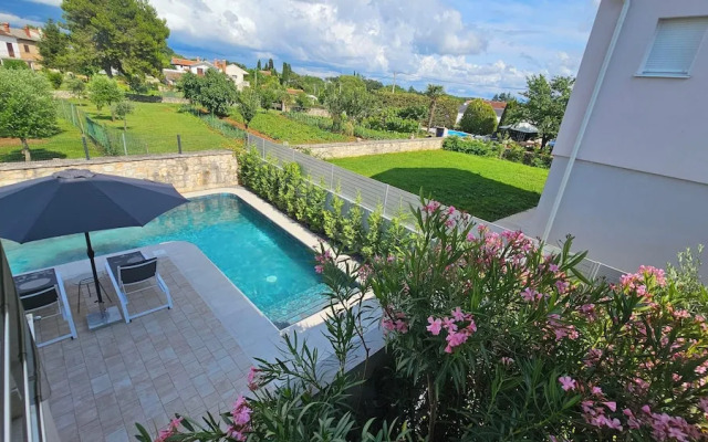 Apartments with Pool Casa Bianca