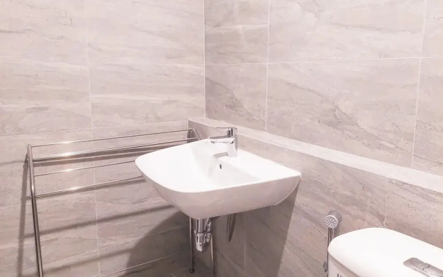Comfortable Studio At Collins Boulevard Apartment