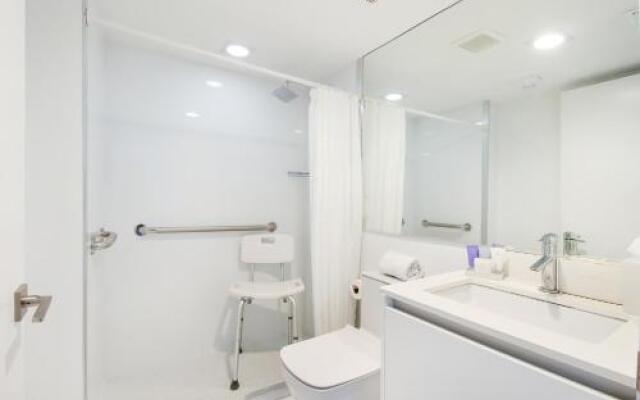 Beach Haus Key Biscayne Contemporary Apartments