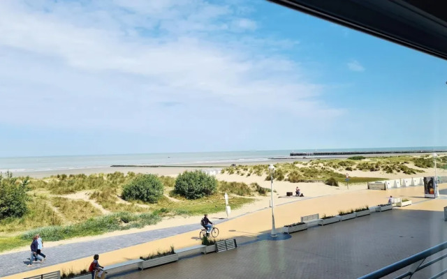 Apartment in Nieuwpoort With sea View