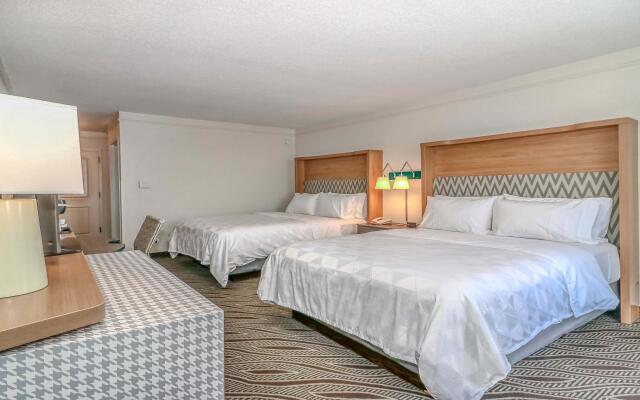 Holiday Inn Resort Oceanfront at Surfside Beach by IHG