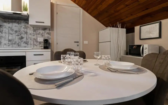 Rovani 14 in Monza With 1 Bedrooms and 1 Bathrooms
