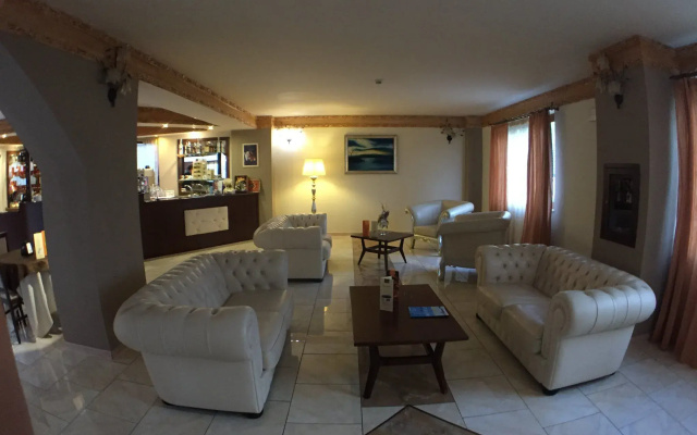 Helios Hotel