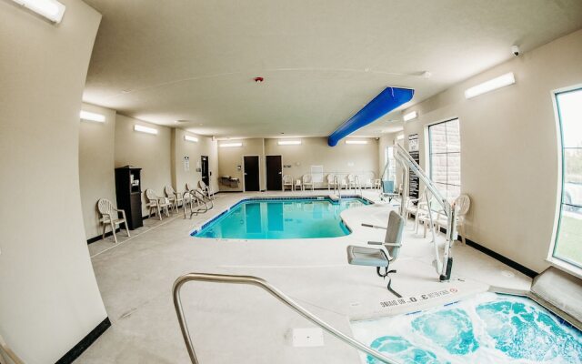 Cobblestone Hotel & Suites - International Falls