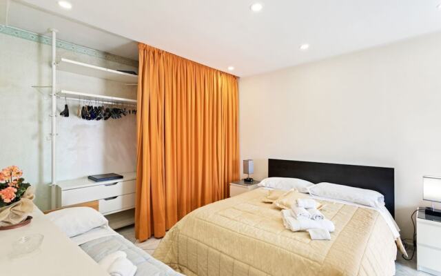 Castello Ursino Balcony Apartment