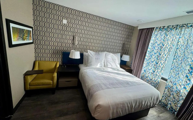 GLō Best Western Bronx NYC