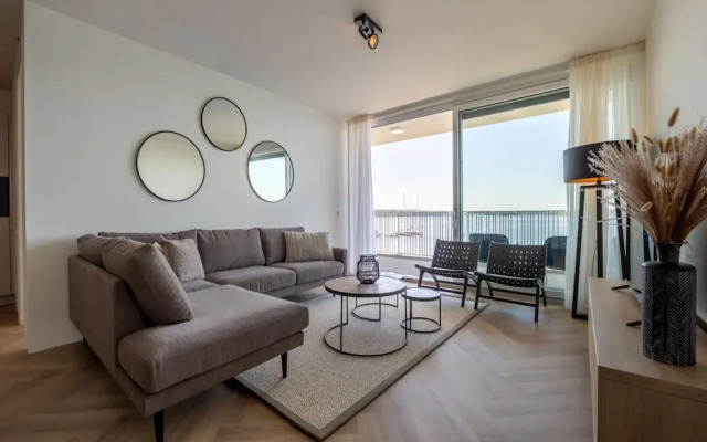 Spacious Waterfront Apartment