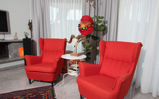Retron Residence