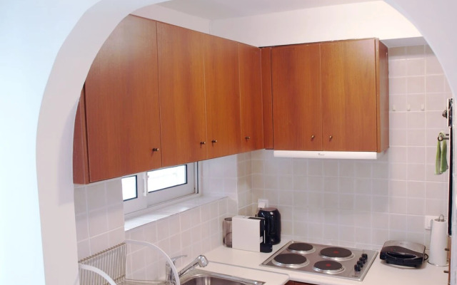 Vouliagmeni Stylish Homes by BluPine