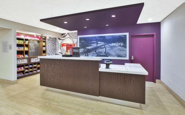 Hampton Inn & Suites Oakwood Village-Cleveland