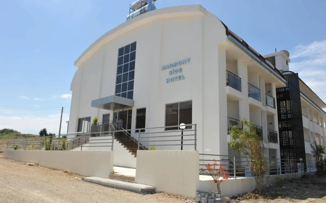 A Hotel Side