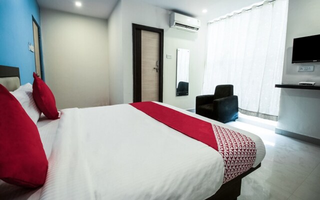 OYO 11966 Grand Euro Park Hotel