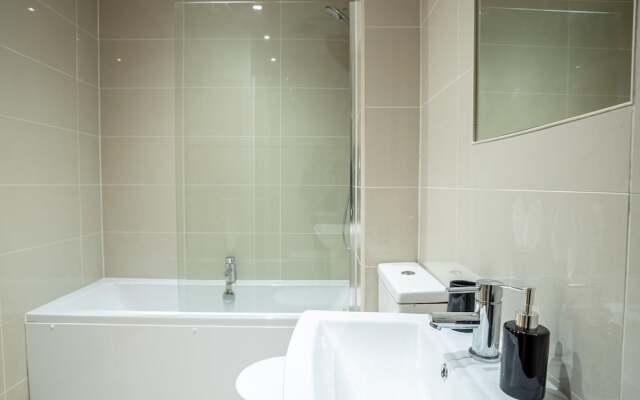 3BR Waterfront Apt - 10 min to City Center Ipswich