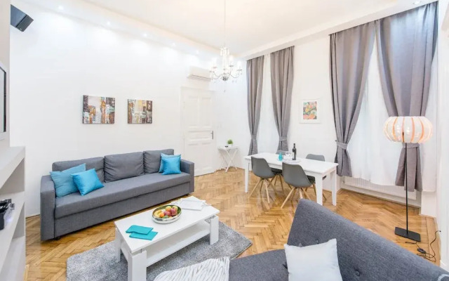Dominik Apartment
