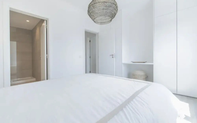 Luxurious Seaview Apartment in Estoril