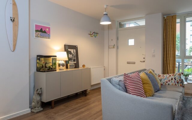 2 Bedroom East London Flat