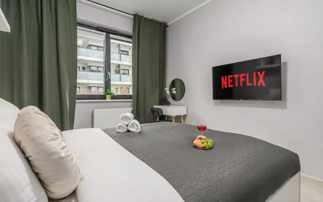 Lumina apartment near the train station