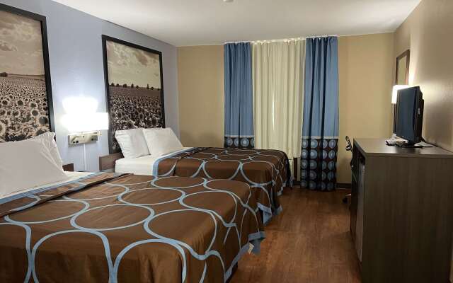 Super 8 by Wyndham Independence KS