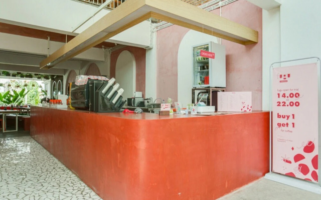 RedDoorz Hostel near Malang Train Station 2