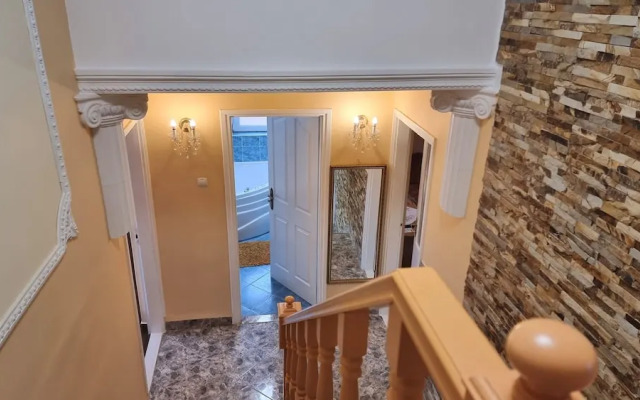 Liget Nyaralóház és Apartman Liget