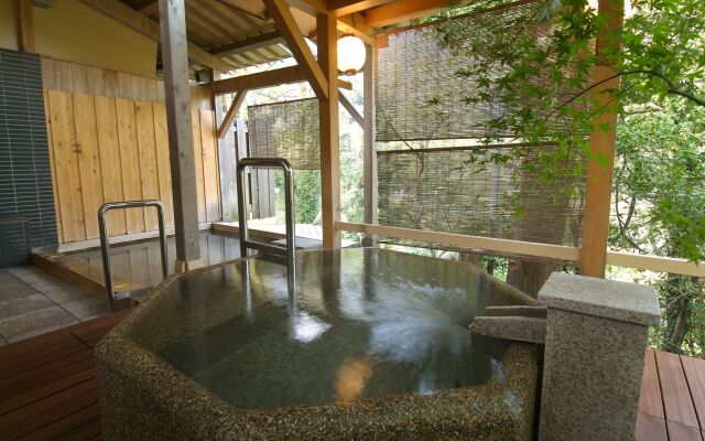 Yamanaka Onsen Ohanami Kyubei