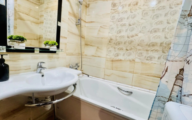 Апартаменты на проспекте Врача Сурова 24