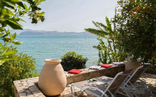 Seafront apartment in Kiveri, near Nafplion.