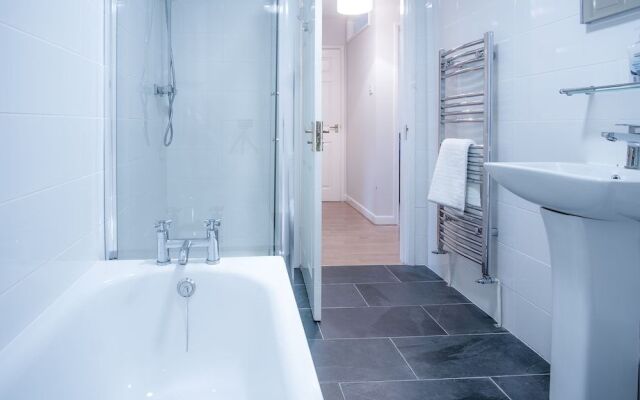 Starfish Apartment - 2 Bedroom Apartment - Tenby