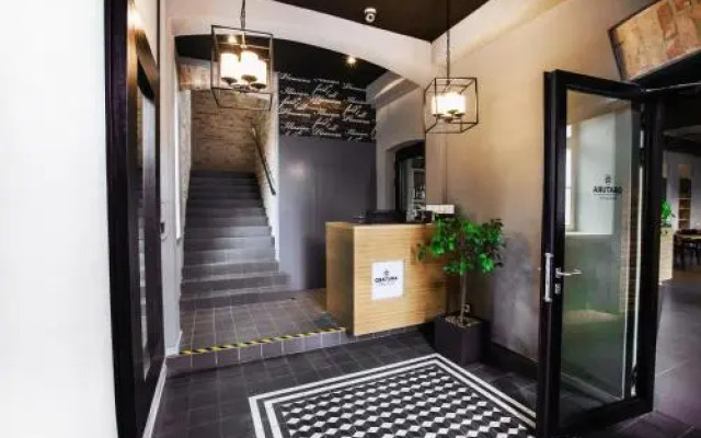 Qbatura Cafe & Hotel