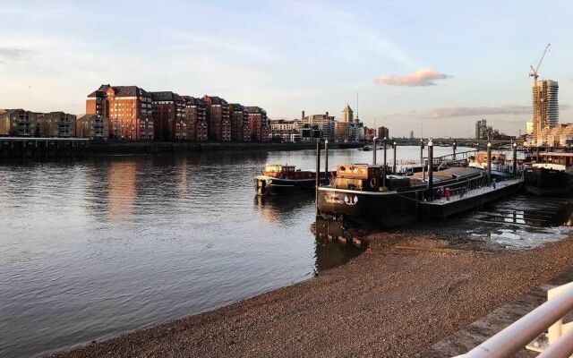 Veeve - Riverside Pad