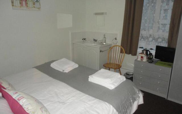 Waves In Bed and Breakfast