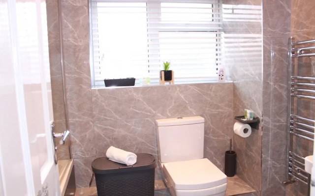 6guests-parking-nearstansted-accessible