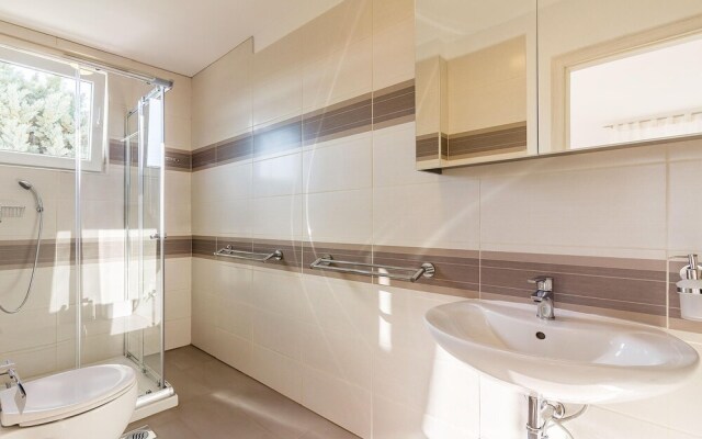 Stunning Home in Pula With Wifi and 6 Bedrooms