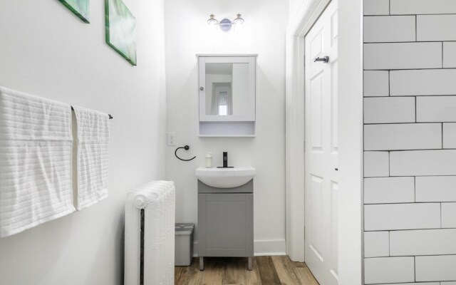 3BR Apt With Netflix - Near King Street