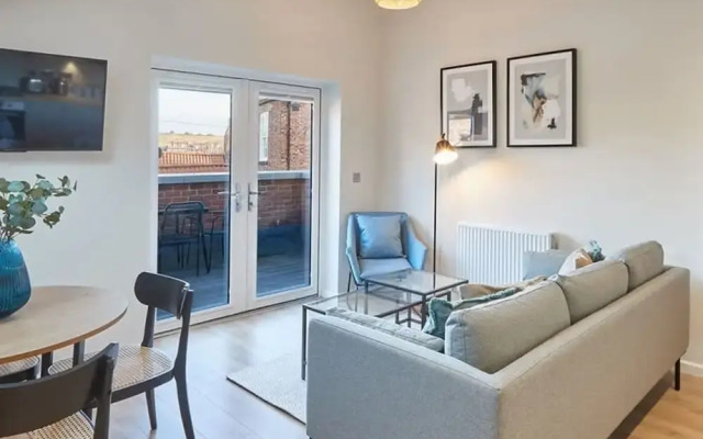 Host Stay Skyline Apartment