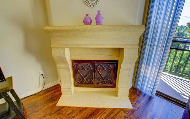 Sunshine Suites at Hillcrest