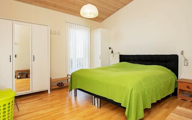 Pretty Holiday Home in Hals With Roofed Terrace