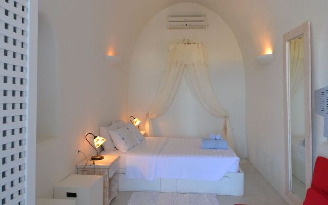 Christina's Cave House