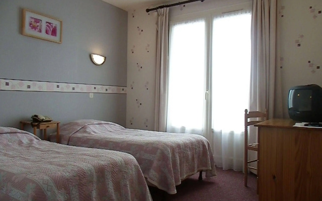 Hôtel Le Lyon Vert Commentry