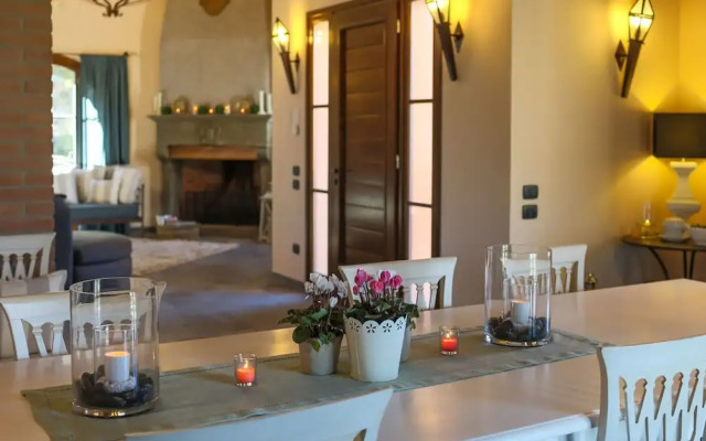 Lavish Peccioli Villa