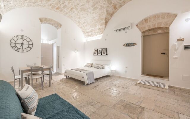 Stone Apartment M8 Bari City Center