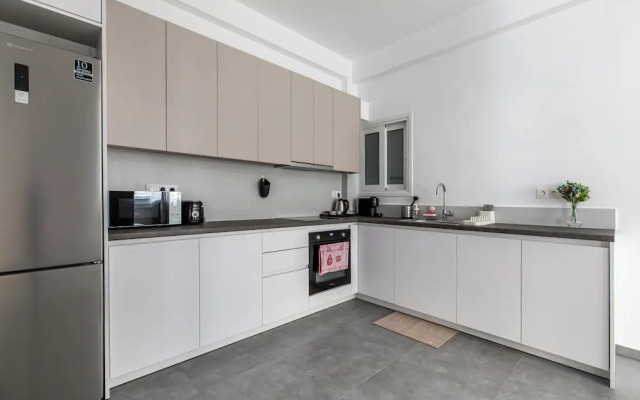 Cozyopolis - Timeless 3-BR in Athens