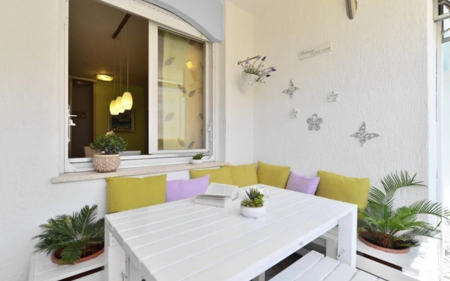 Sama - Modern & Comfortable - A1