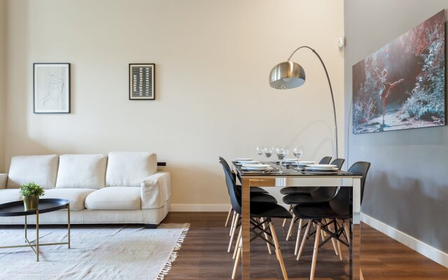 Ribera in Barcelona with 3 bedrooms and 2 bathrooms