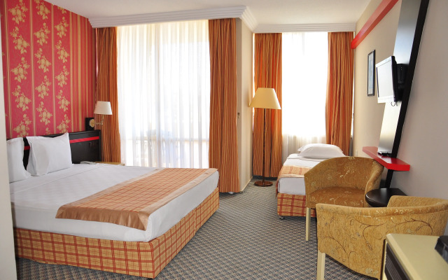 Senza Sunset Beach Hotel