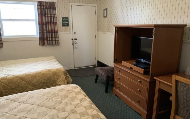 The Lionstone Inn Motel and Cottages